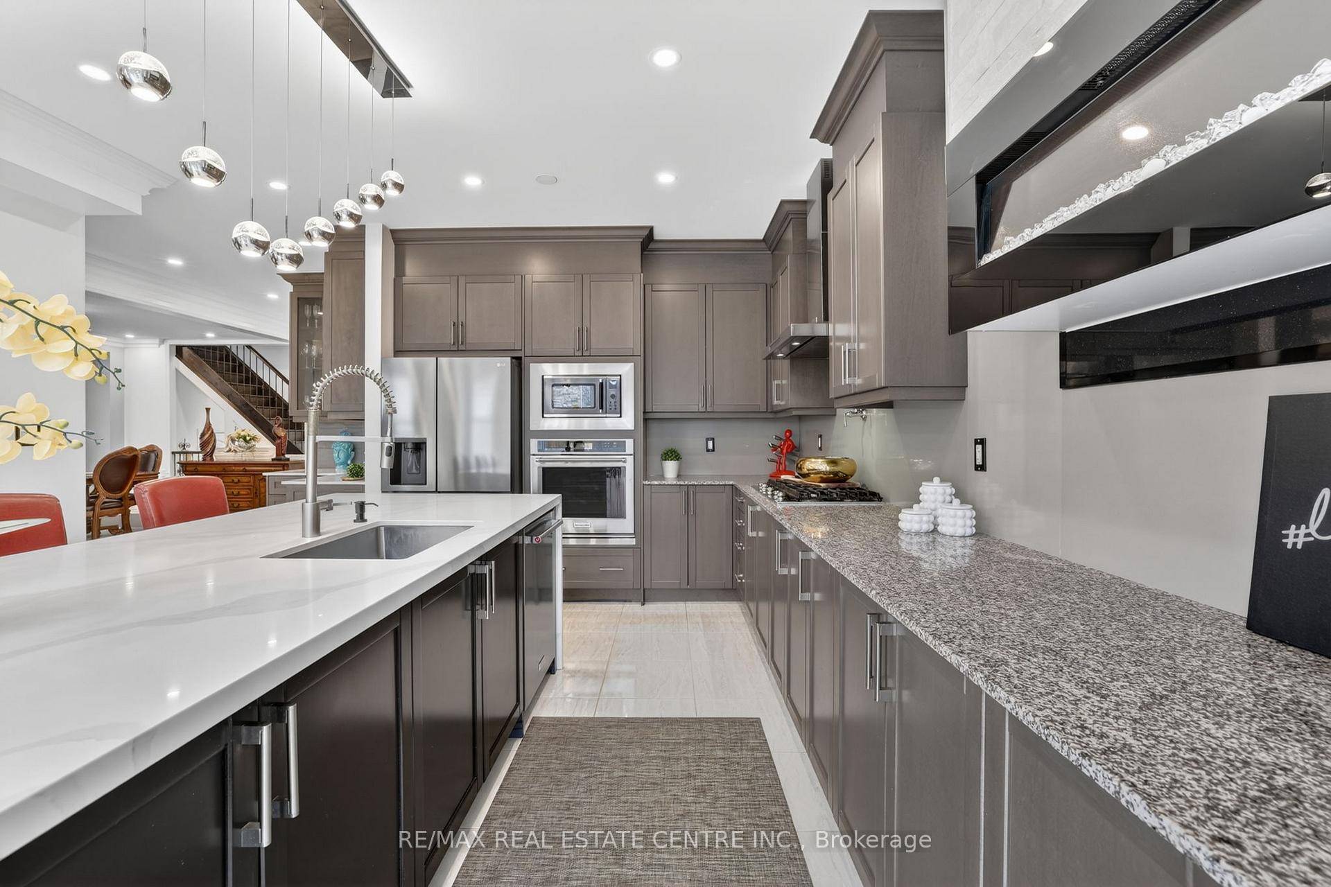 Photo 11 of 27 Drew Brown Boulevard, Orangeville — HOMEH