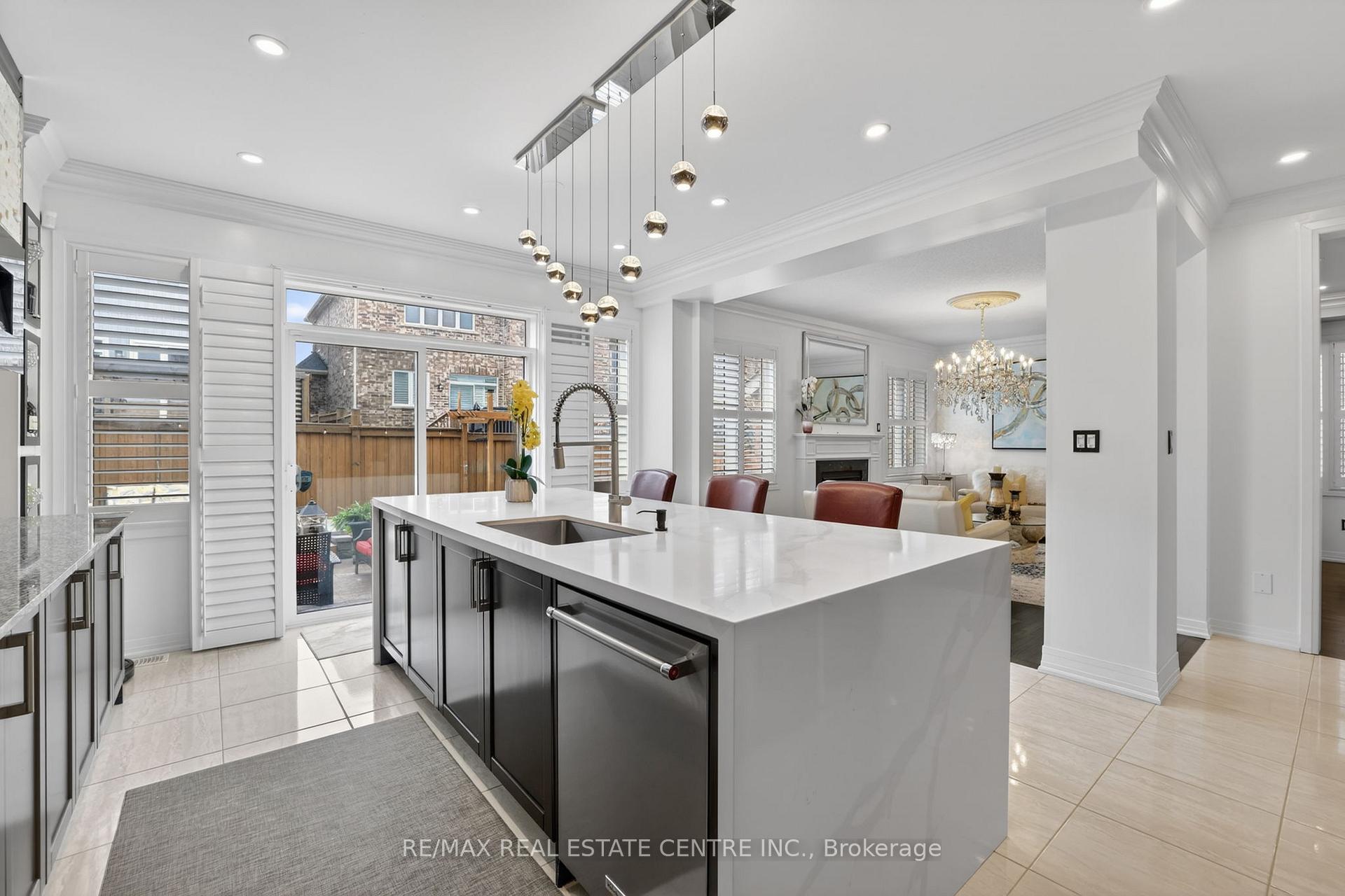 Photo 14 of 27 Drew Brown Boulevard, Orangeville — HOMEH