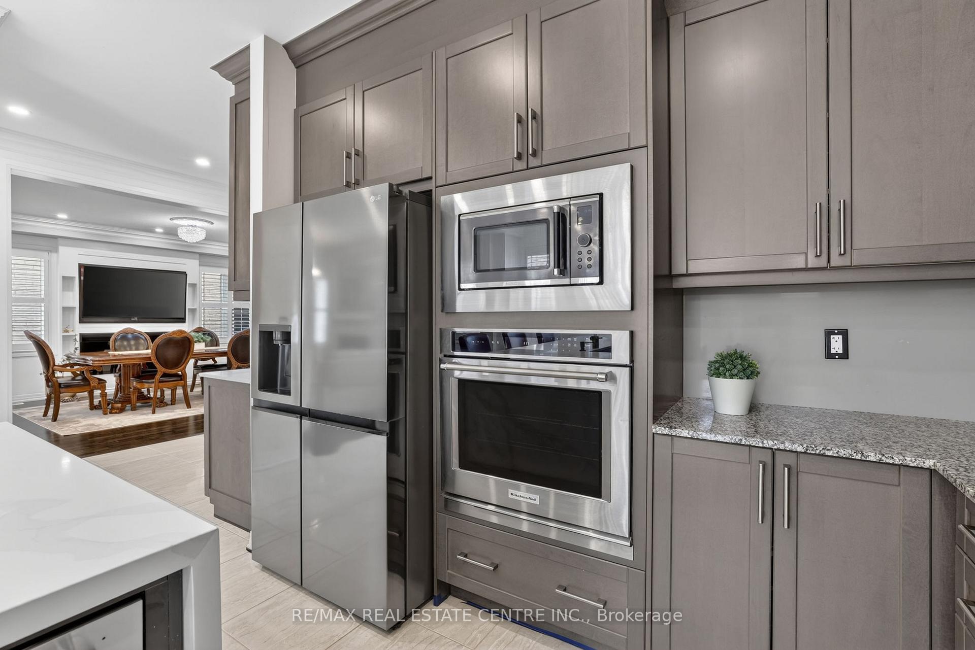 Photo 16 of 27 Drew Brown Boulevard, Orangeville — HOMEH