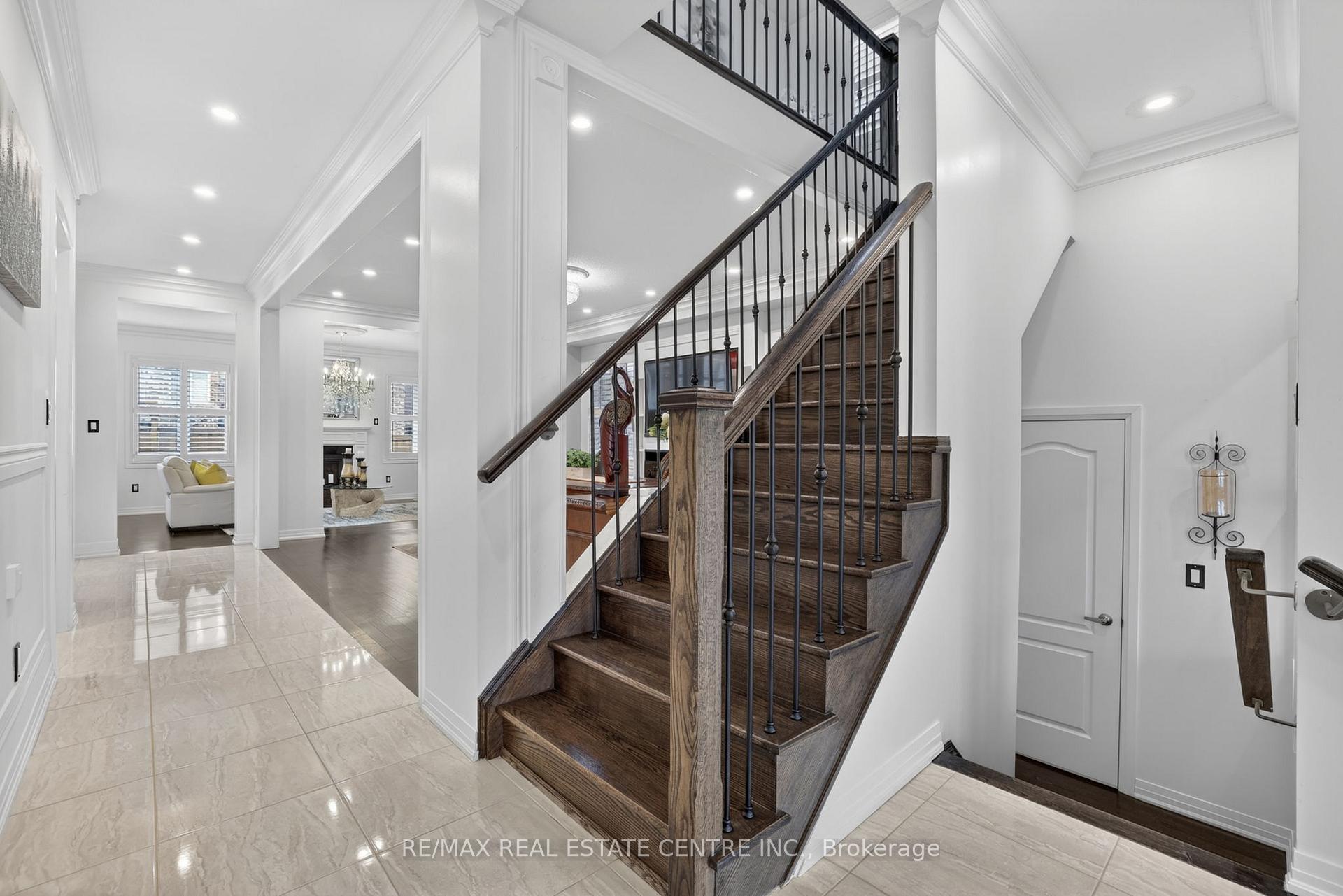 Photo 22 of 27 Drew Brown Boulevard, Orangeville — HOMEH