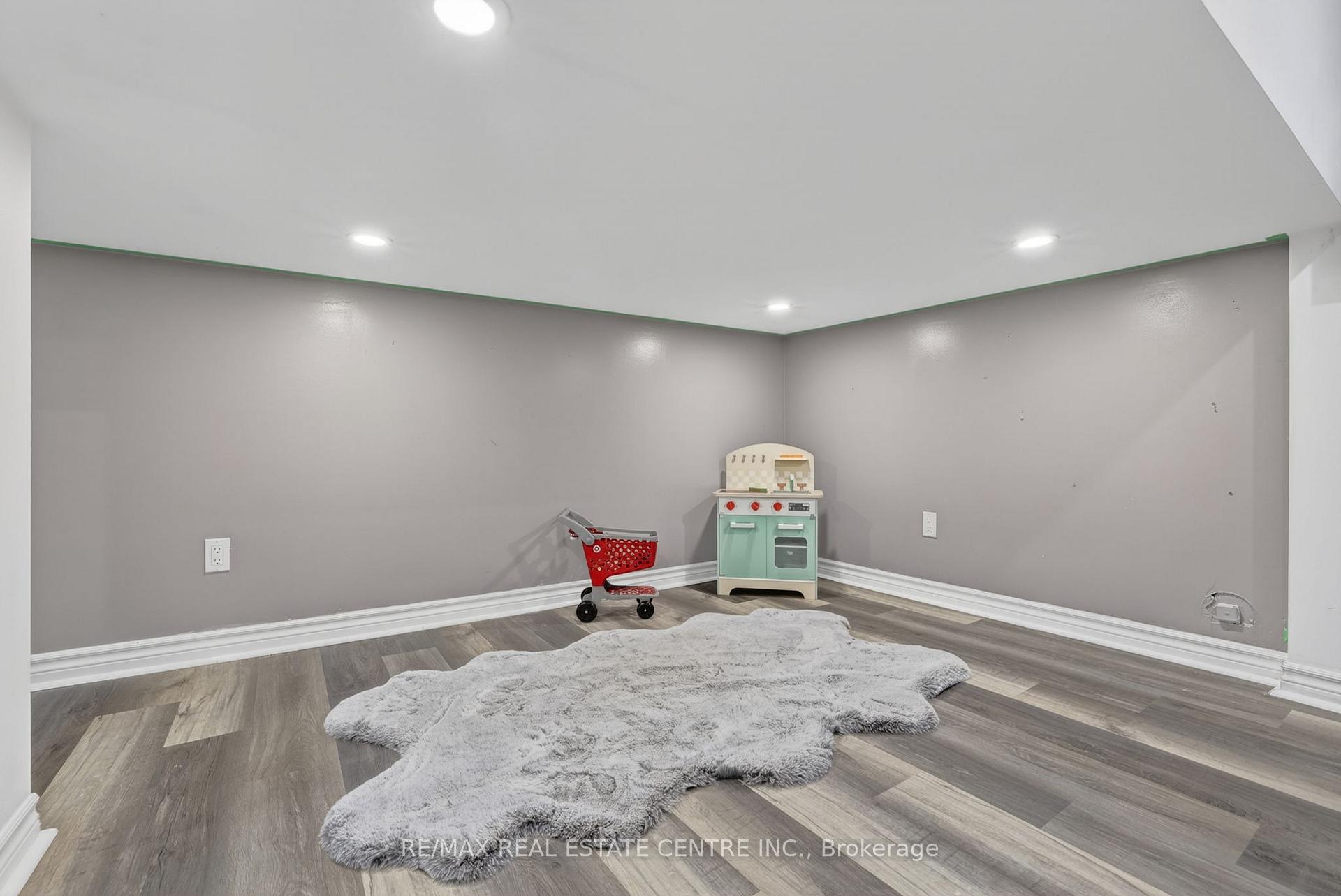 Photo 43 of 27 Drew Brown Boulevard, Orangeville — HOMEH
