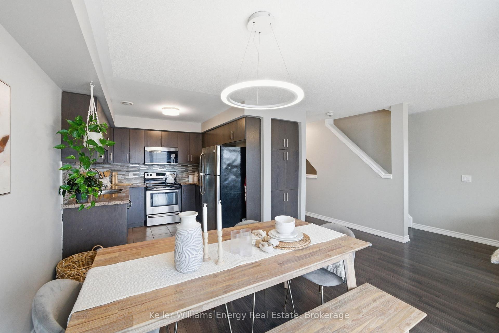 Photo 7 of 98 Tabaret Crescent, Oshawa, Windfields — HOMEH