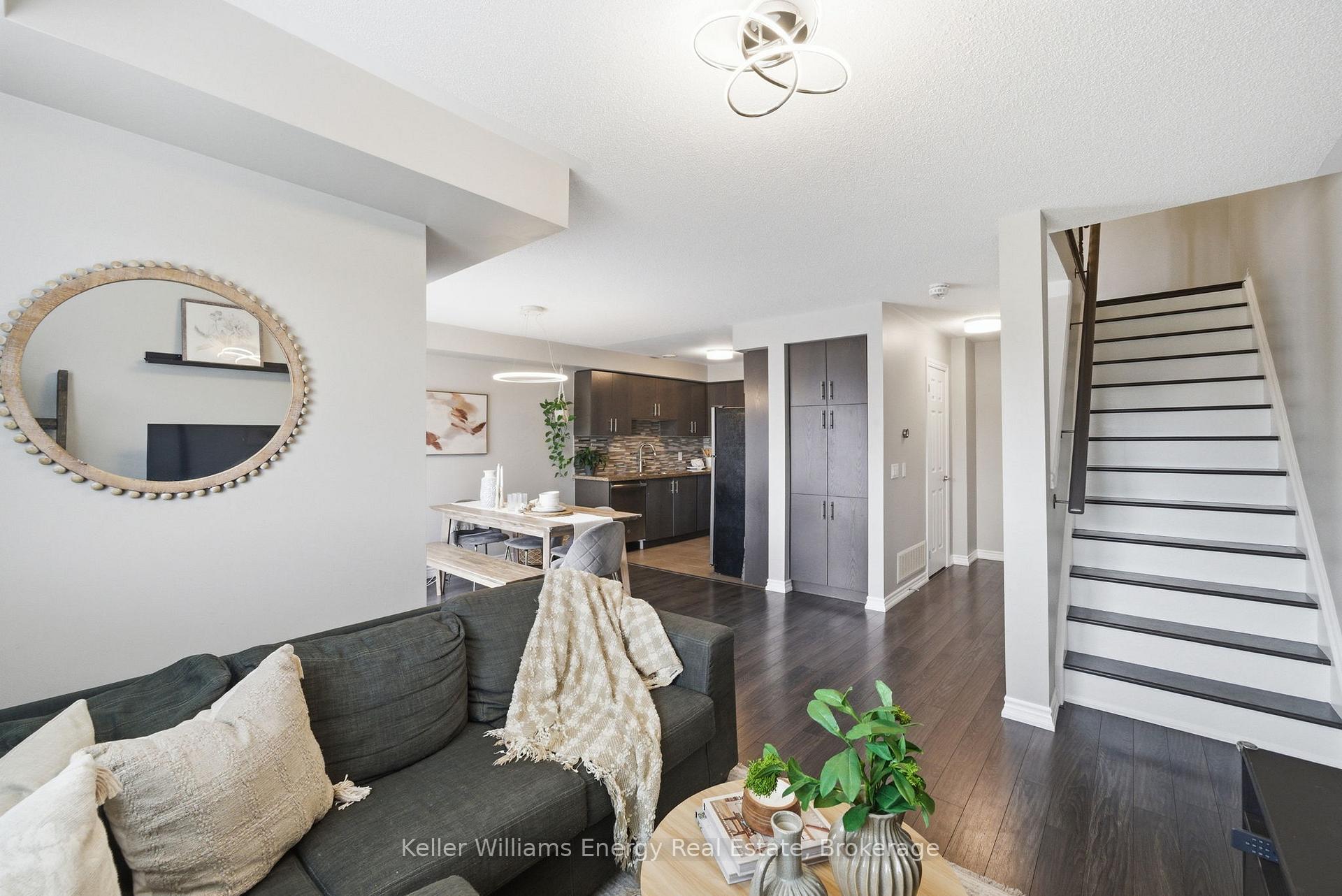 Photo 10 of 98 Tabaret Crescent, Oshawa, Windfields — HOMEH