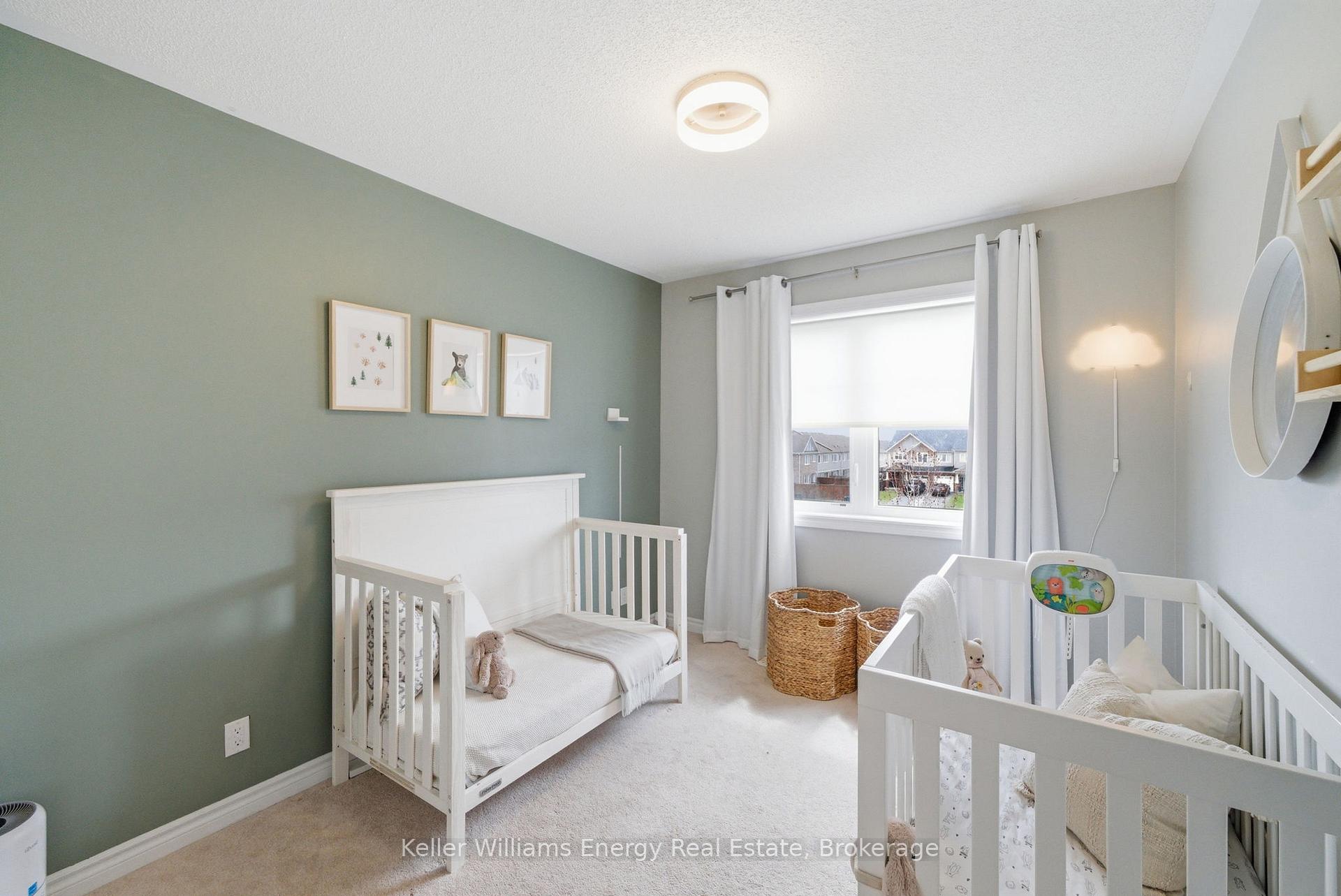 Photo 12 of 98 Tabaret Crescent, Oshawa, Windfields — HOMEH