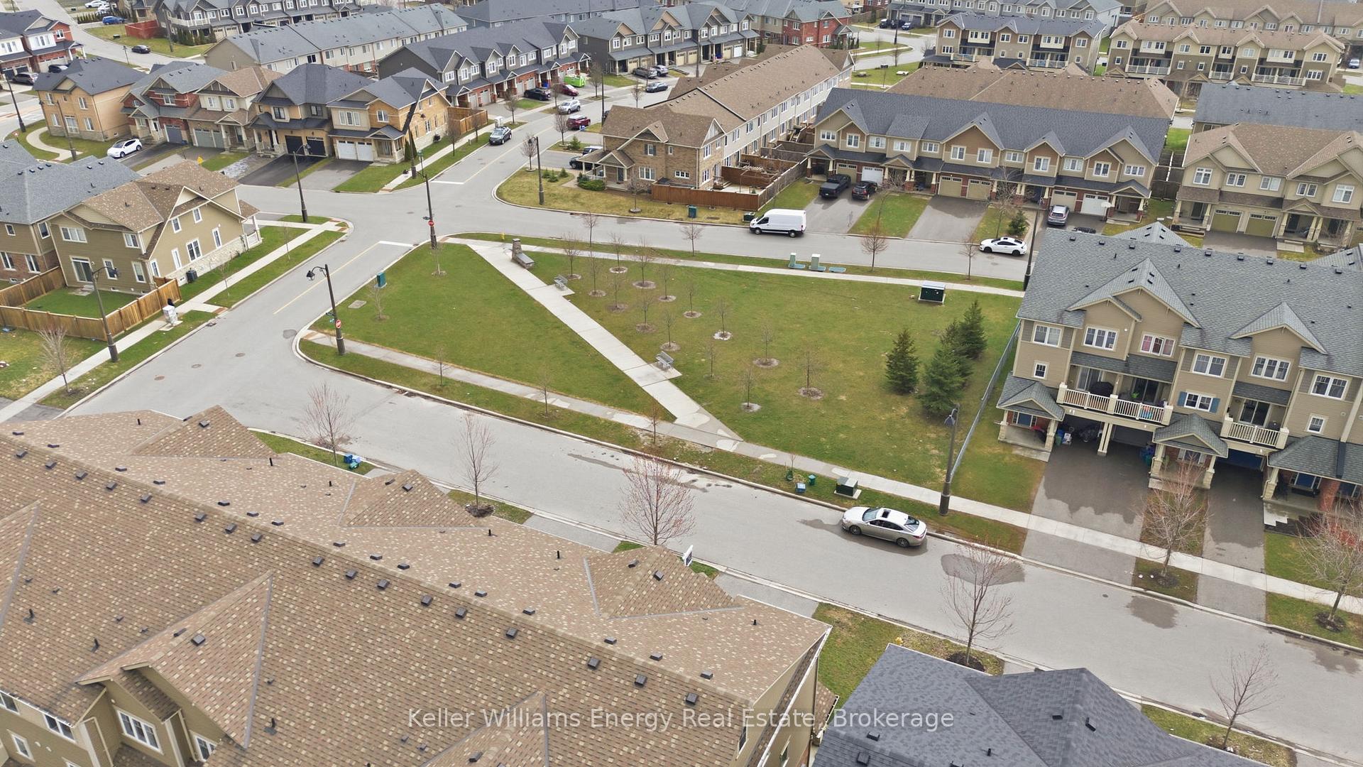 Photo 17 of 98 Tabaret Crescent, Oshawa, Windfields — HOMEH