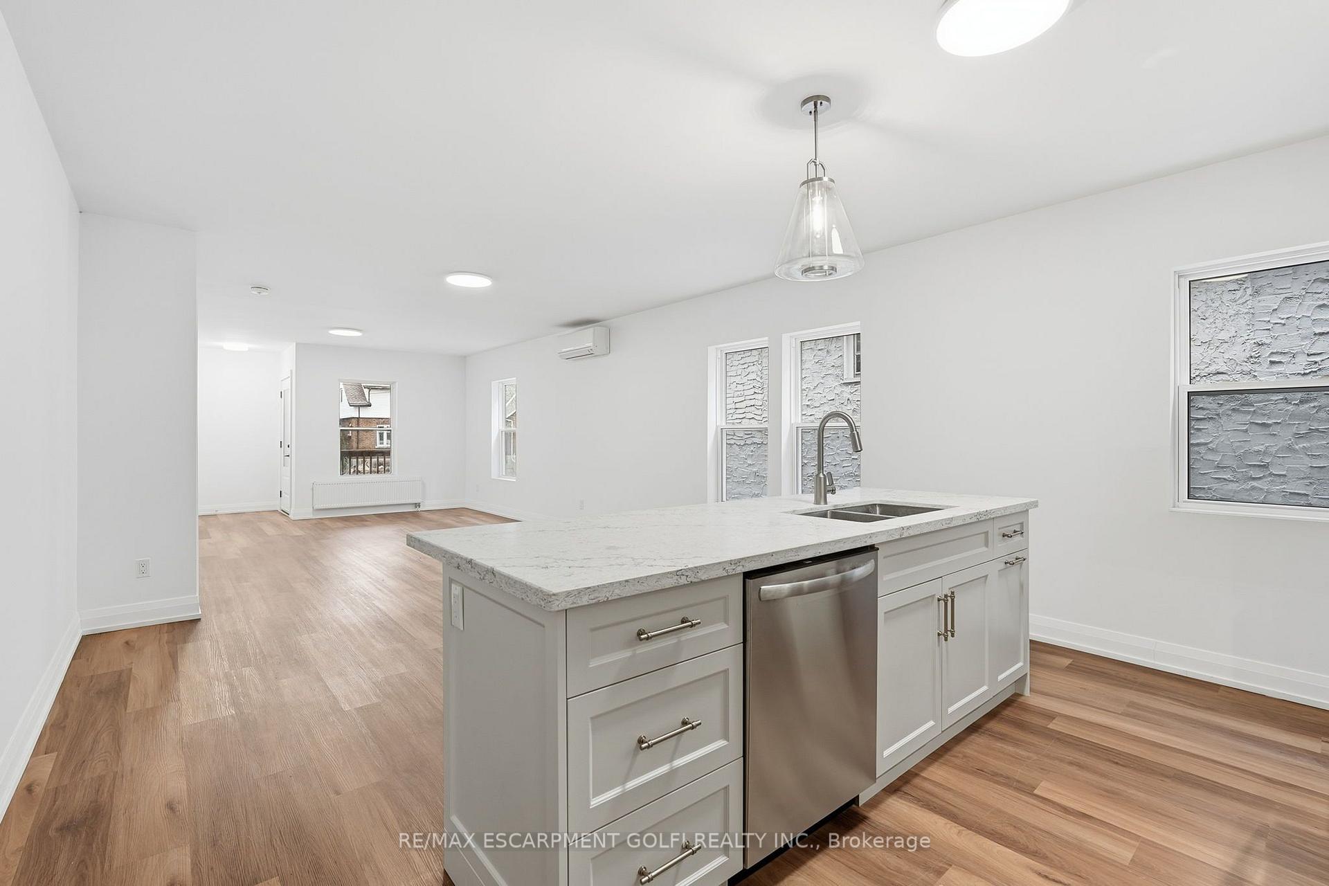 Photo 7 of Unit 1, 4876 Simcoe Street, Niagara Falls, Cherrywood — HOMEH