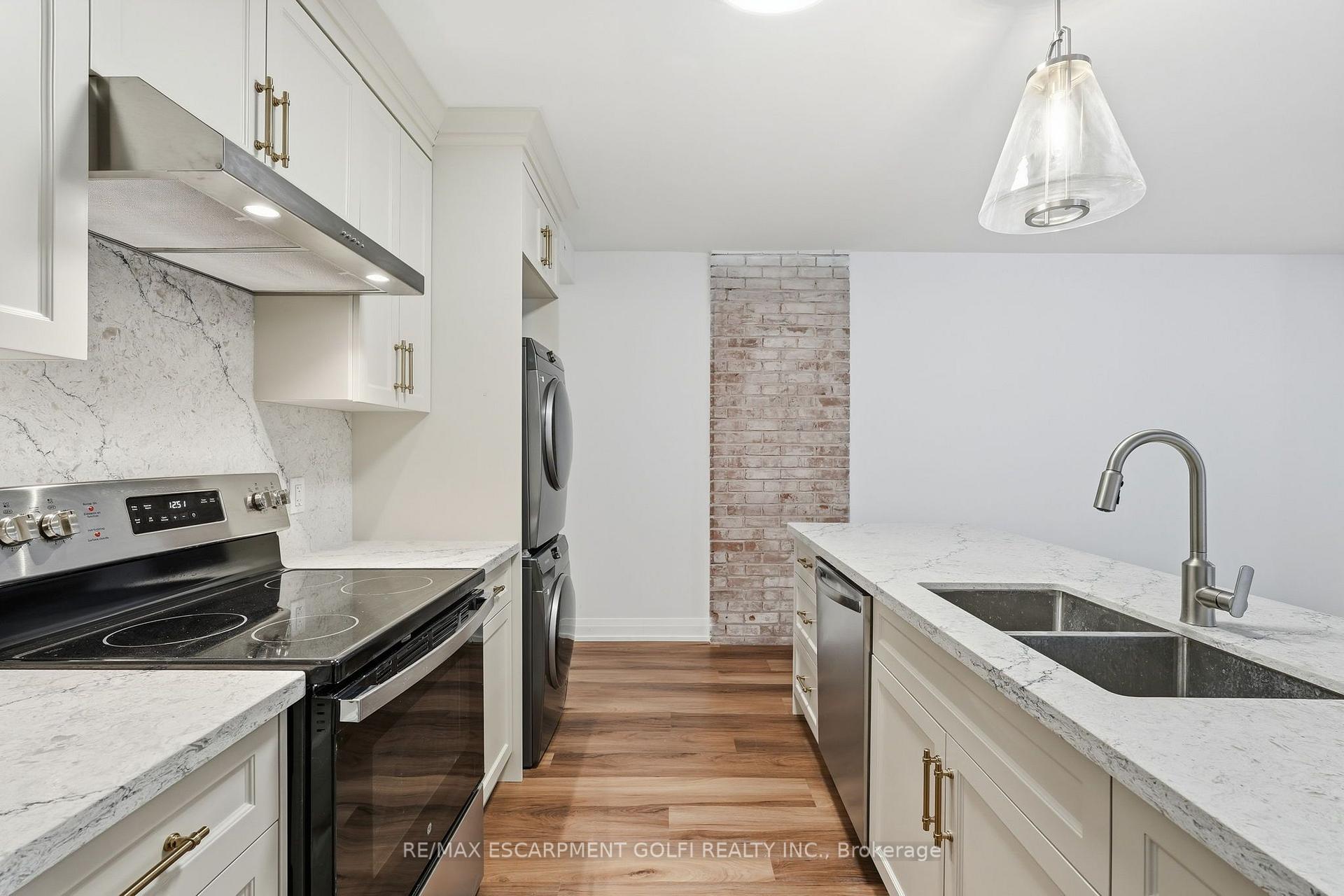 Photo 8 of Unit 1, 4876 Simcoe Street, Niagara Falls, Cherrywood — HOMEH
