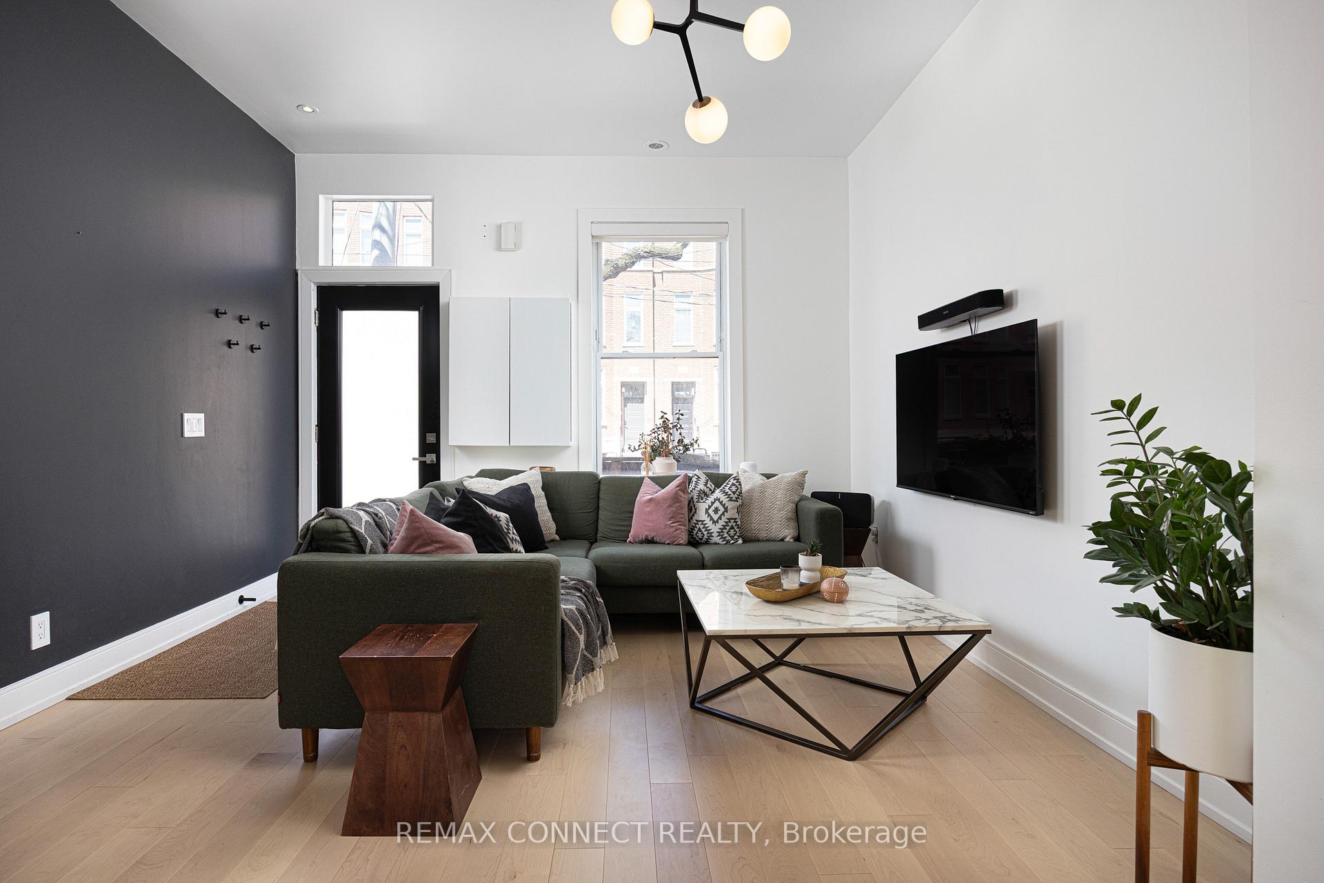 Photo 4 of 553 King Street E, Toronto, Moss Park — HOMEH