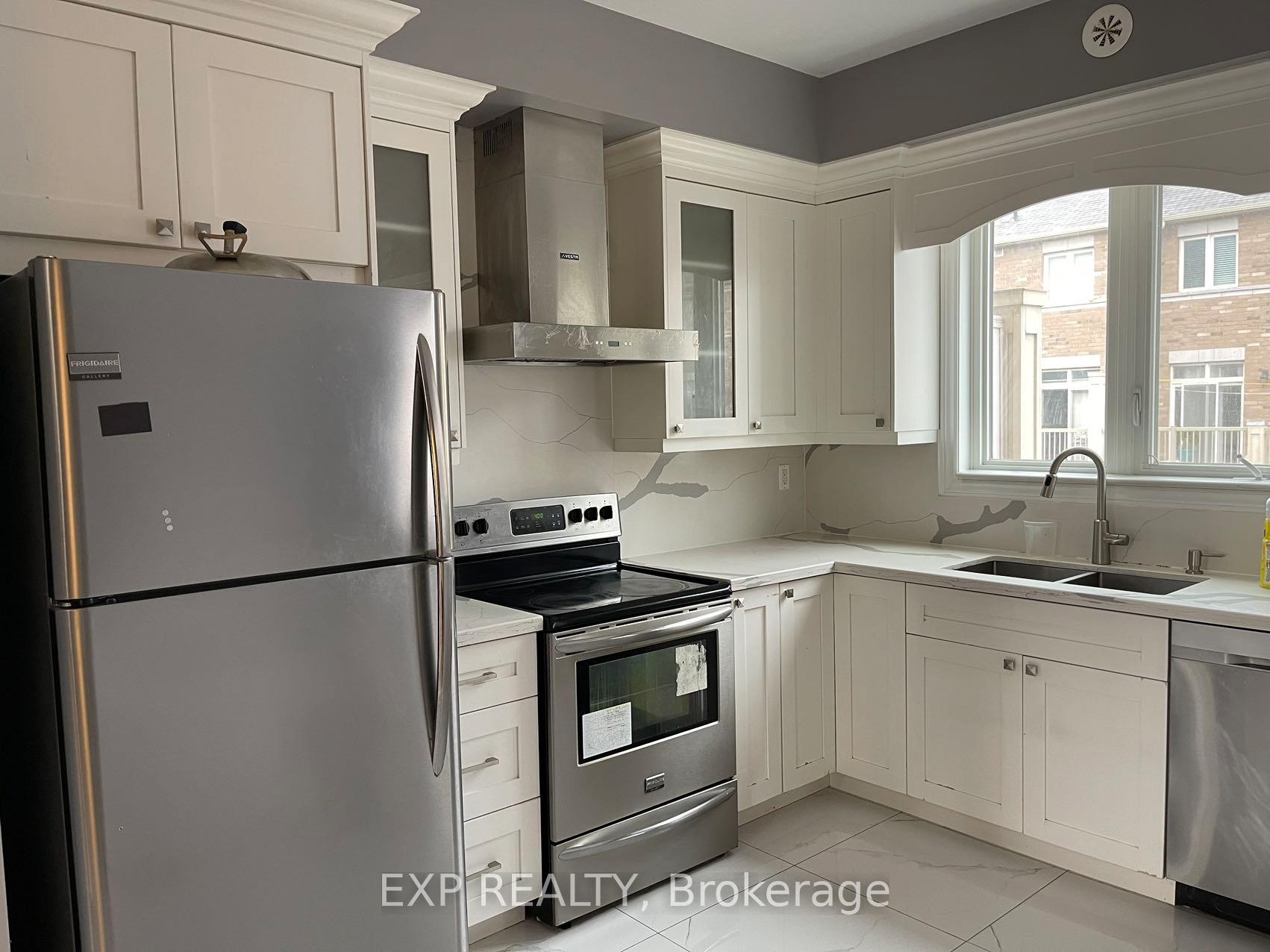Photo 3 of 38 Comely Way, Markham, Milliken Mills East — HOMEH