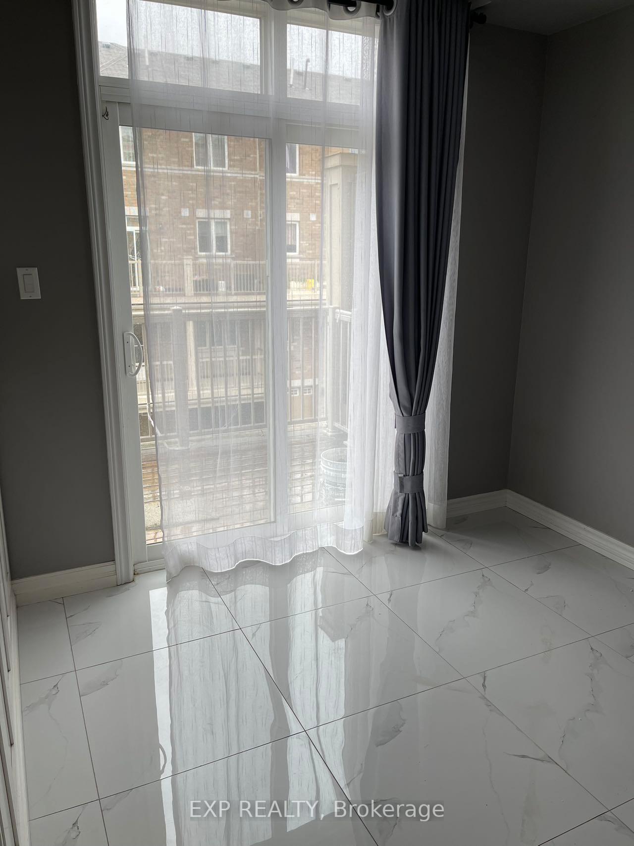Photo 4 of 38 Comely Way, Markham, Milliken Mills East — HOMEH