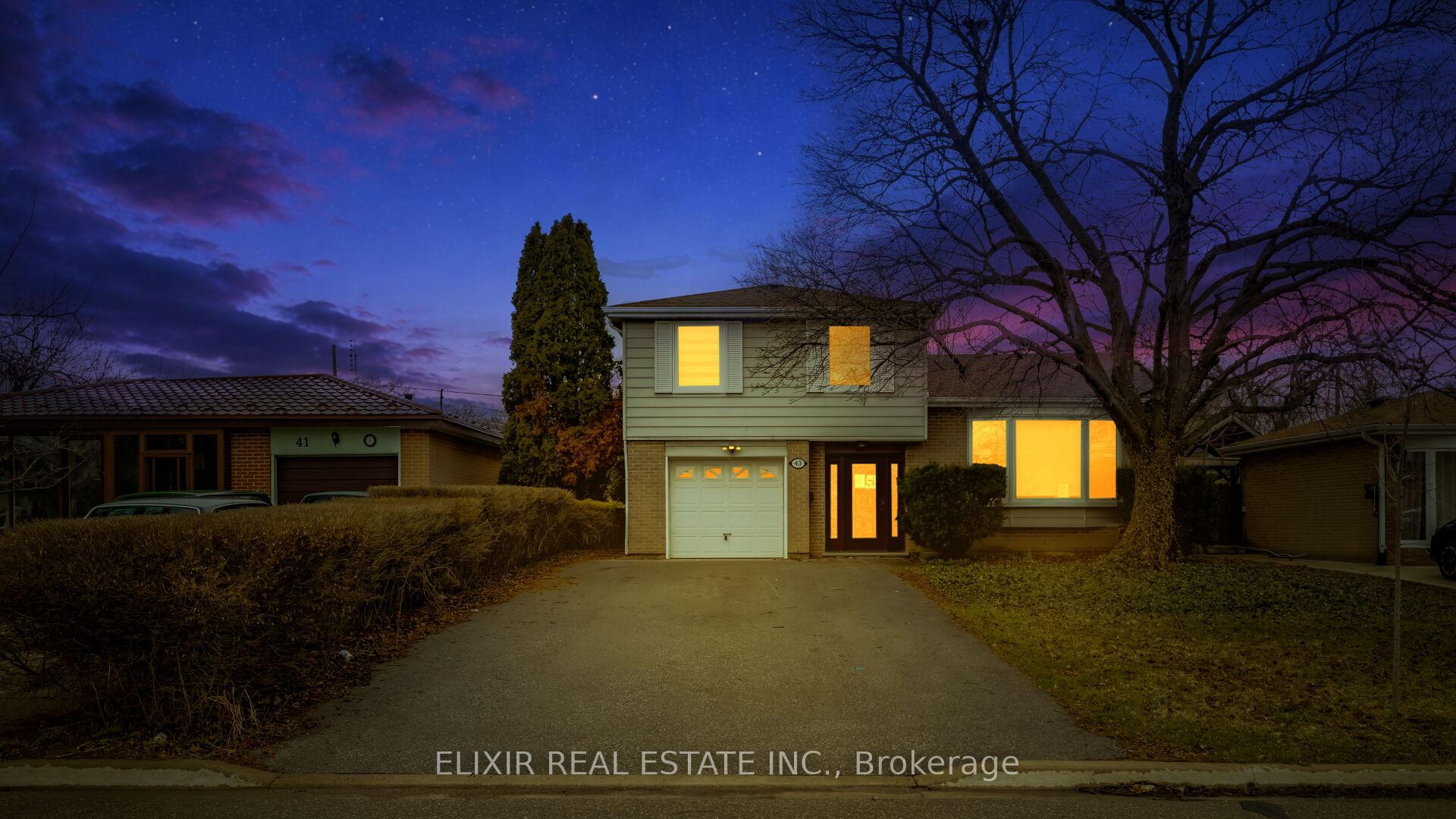 Photo 2 of 43 Bromley Crescent, Brampton, Avondale — HOMEH