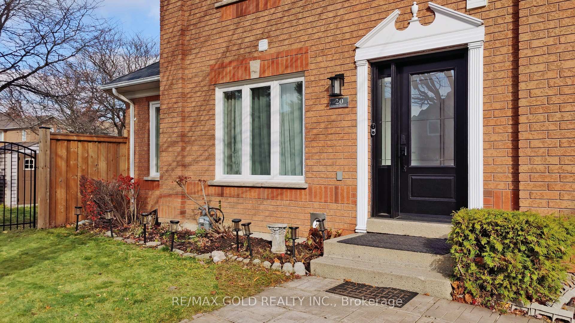 Photo 4 of 20 Clover Bloom Road, Brampton, Sandringham-Wellington — HOMEH