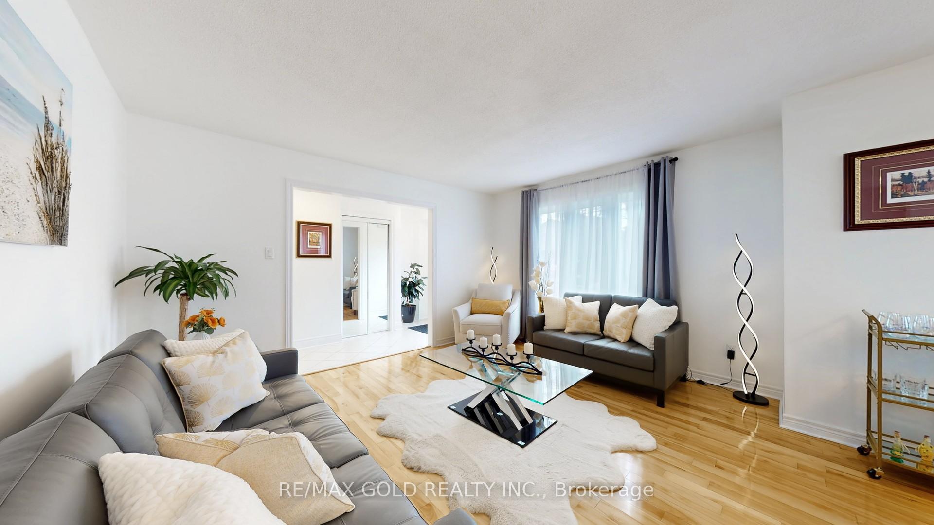 Photo 7 of 20 Clover Bloom Road, Brampton, Sandringham-Wellington — HOMEH