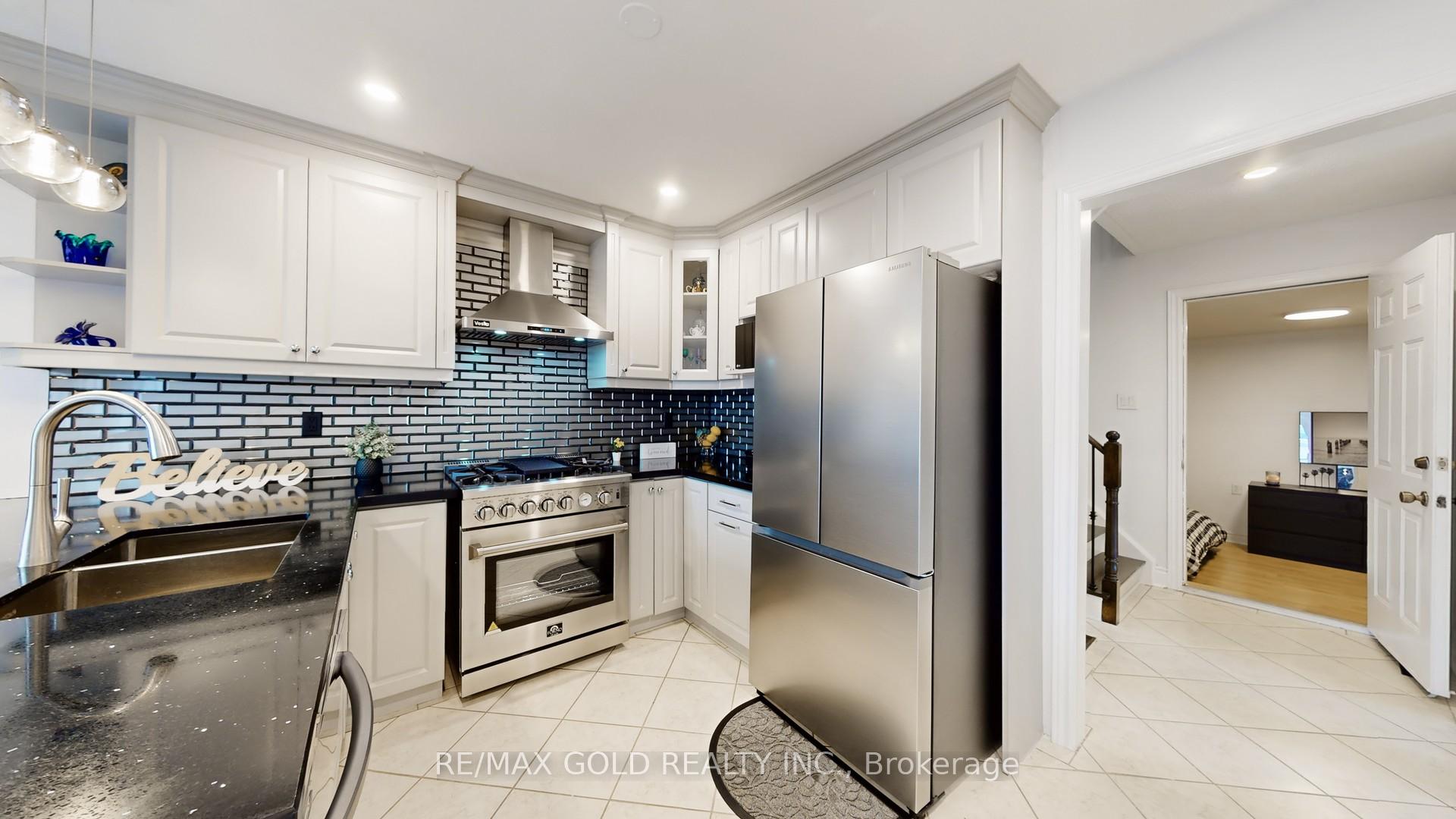 Photo 11 of 20 Clover Bloom Road, Brampton, Sandringham-Wellington — HOMEH