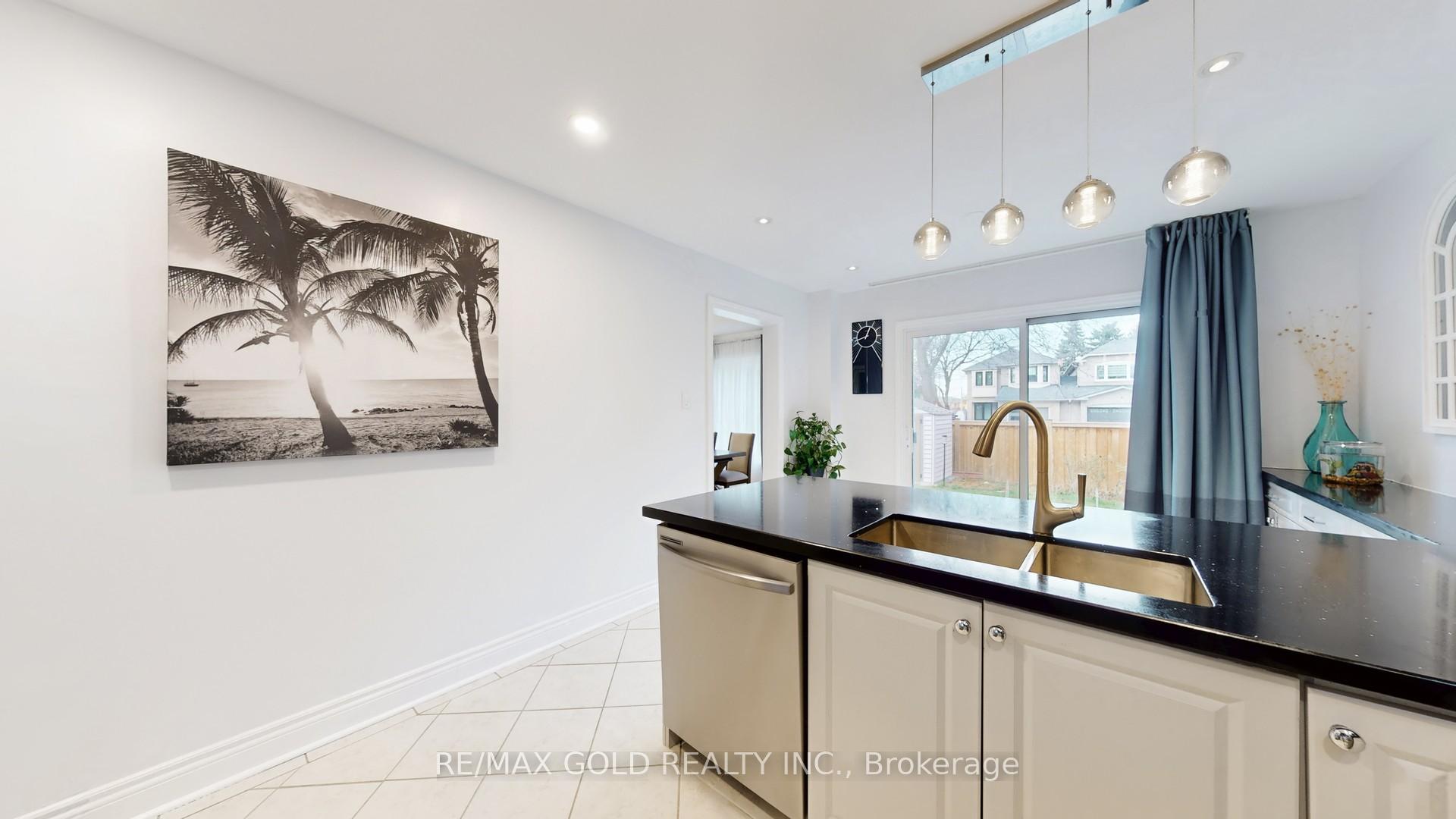 Photo 13 of 20 Clover Bloom Road, Brampton, Sandringham-Wellington — HOMEH