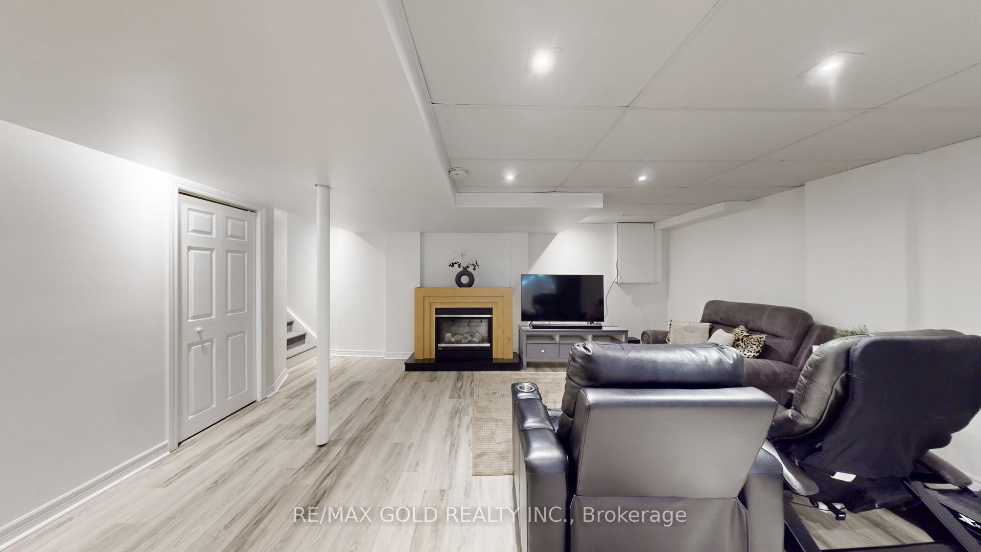 Photo 33 of 20 Clover Bloom Road, Brampton, Sandringham-Wellington — HOMEH