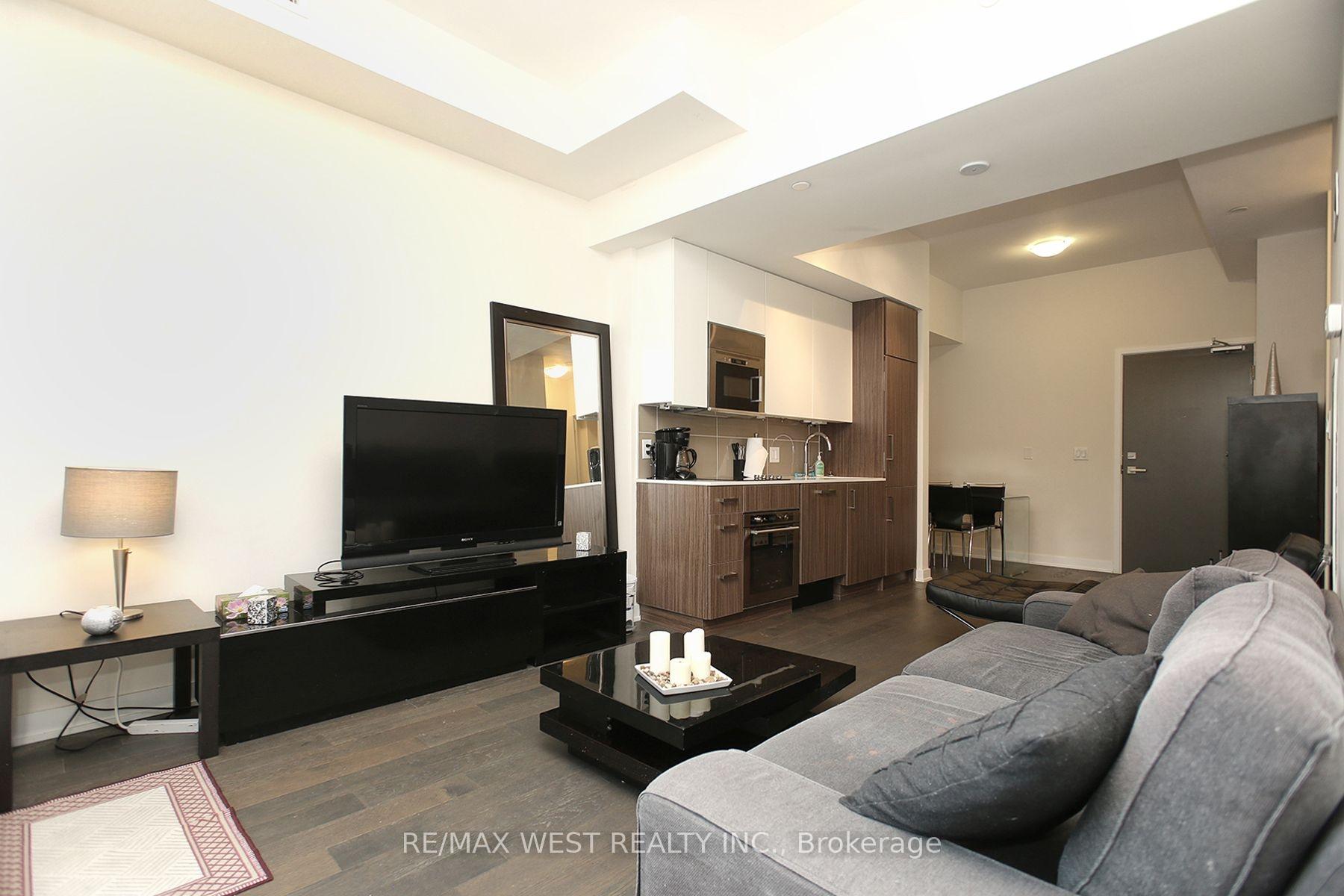 Photo 4 of Unit 309, 17 Dundonald Street, Toronto, Church-Yonge Corridor — HOMEH