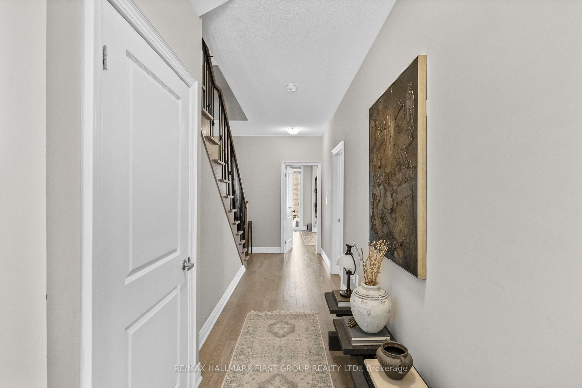 Photo 3 of 22 Phillipsen Way, Markham, Cedarwood — HOMEH