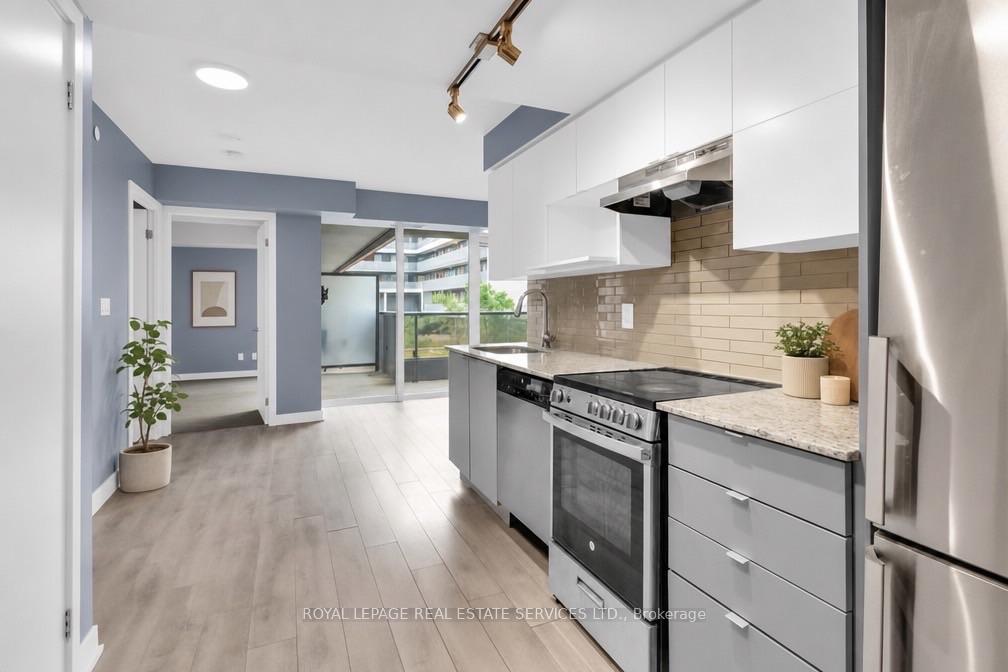 Photo 2 of Unit 401, 120 Varna Drive, Toronto, Englemount-Lawrence — HOMEH