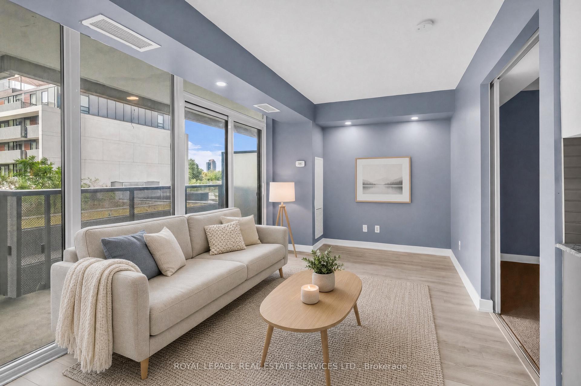 Photo 3 of Unit 401, 120 Varna Drive, Toronto, Englemount-Lawrence — HOMEH
