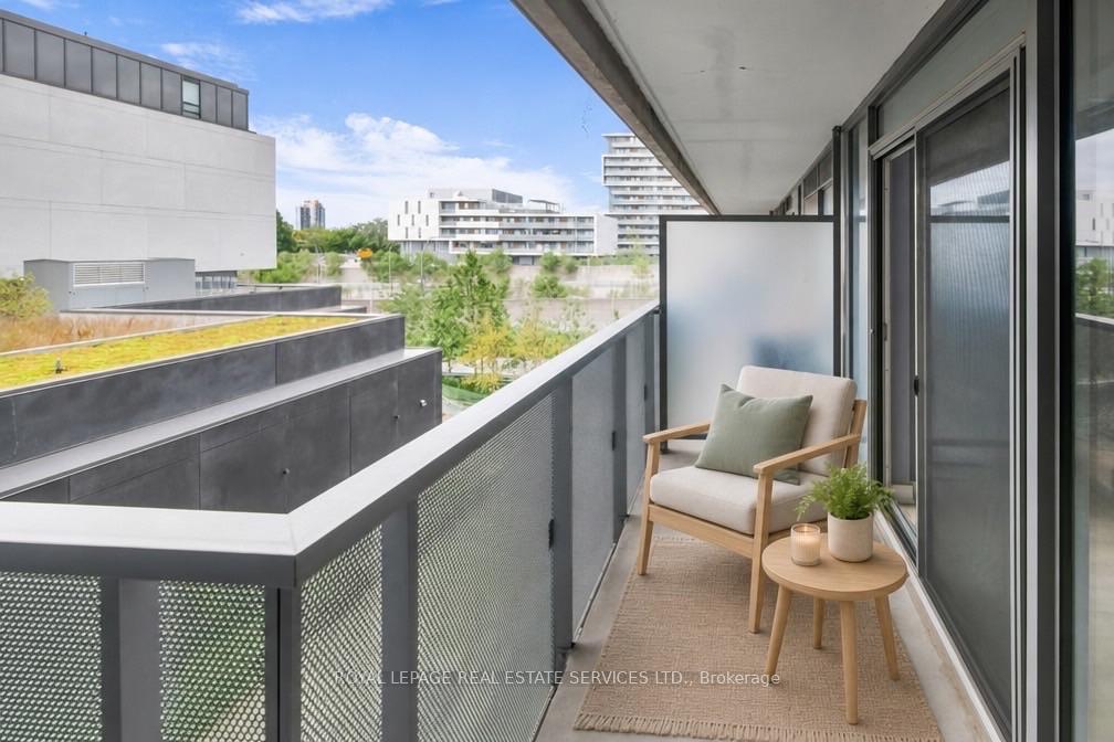 Photo 7 of Unit 401, 120 Varna Drive, Toronto, Englemount-Lawrence — HOMEH