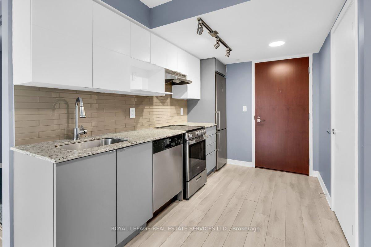 Photo 8 of Unit 401, 120 Varna Drive, Toronto, Englemount-Lawrence — HOMEH