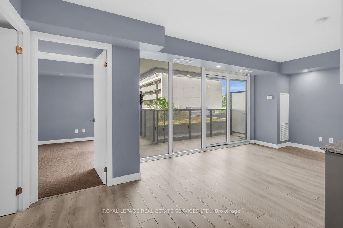 Photo 9 of Unit 401, 120 Varna Drive, Toronto, Englemount-Lawrence — HOMEH