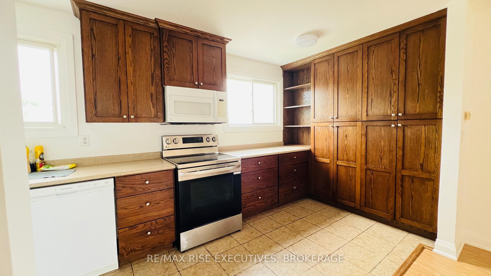 Photo 3 of 863 Datzell Lane, Kingston, South of Taylor-Kidd Blvd — HOMEH