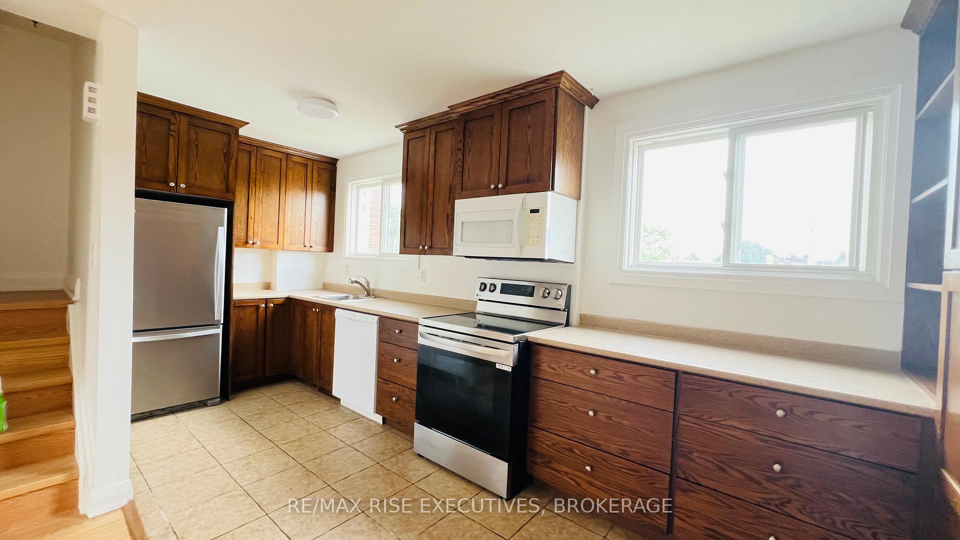 Photo 4 of 863 Datzell Lane, Kingston, South of Taylor-Kidd Blvd — HOMEH