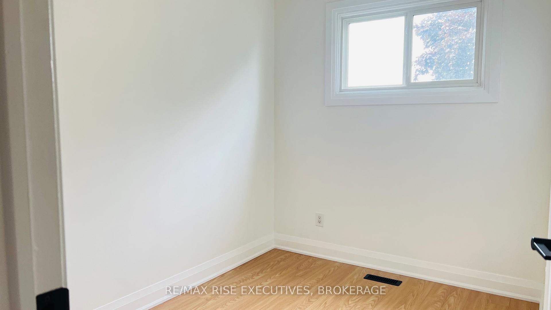 Photo 8 of 863 Datzell Lane, Kingston, South of Taylor-Kidd Blvd — HOMEH