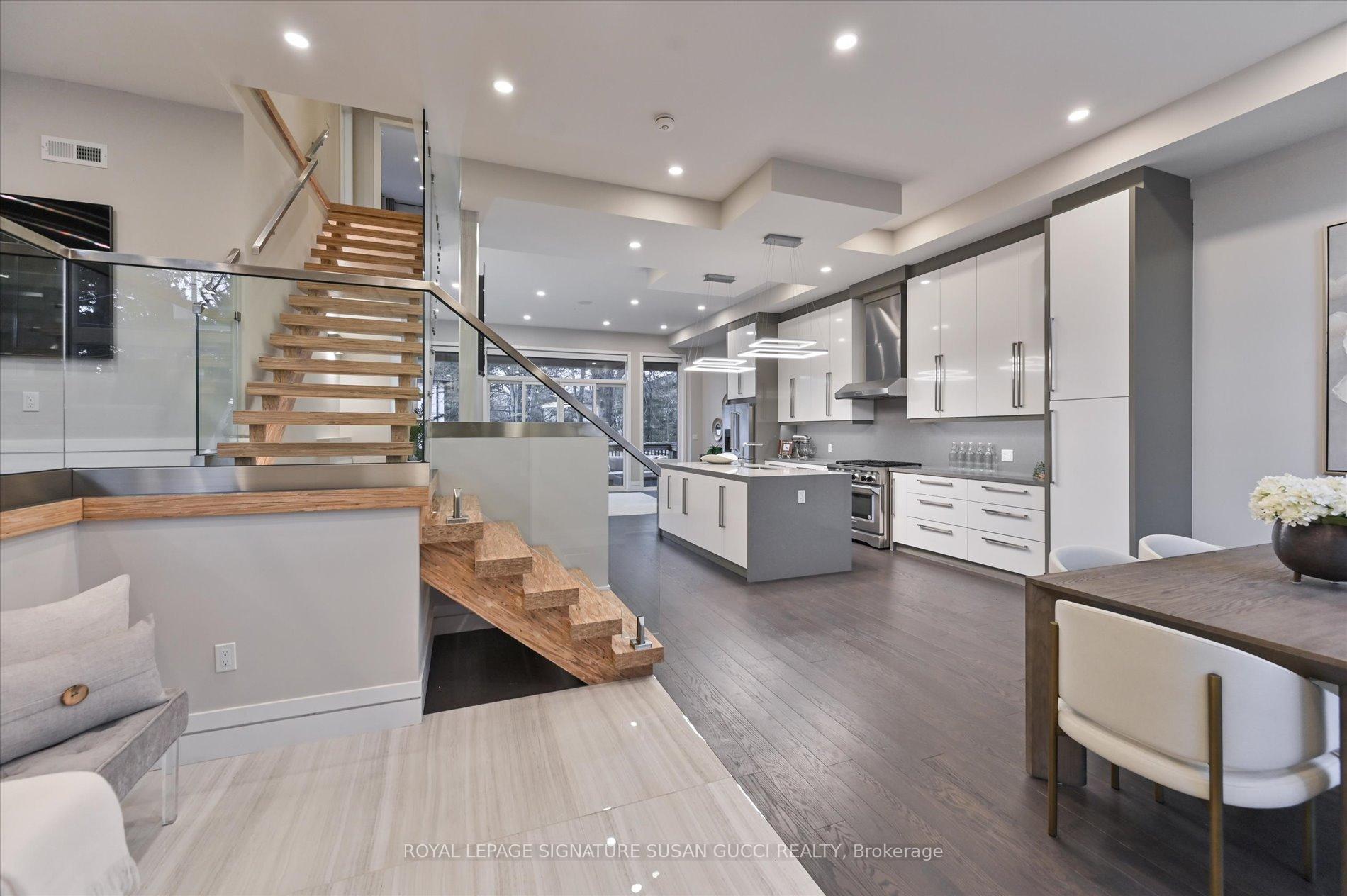 Photo 3 of 18 Ferris Road, Toronto, O'Connor-Parkview — HOMEH