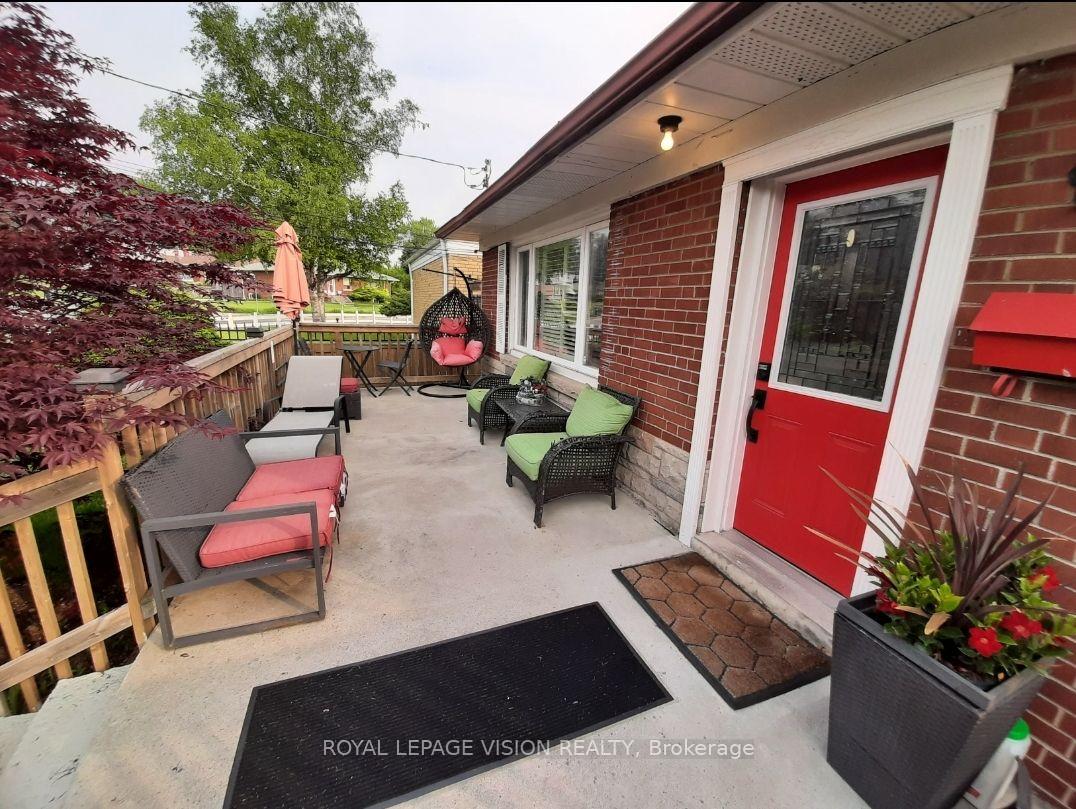 Photo 2 of 52 Ellendale Drive, Scarborough, Dorset Park — HOMEH