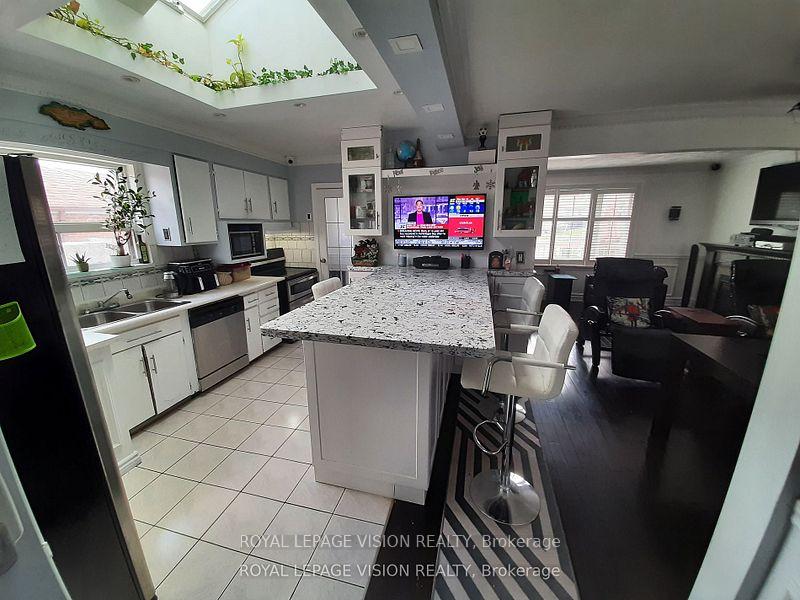 Photo 8 of 52 Ellendale Drive, Scarborough, Dorset Park — HOMEH