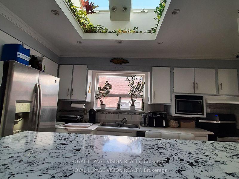 Photo 9 of 52 Ellendale Drive, Scarborough, Dorset Park — HOMEH
