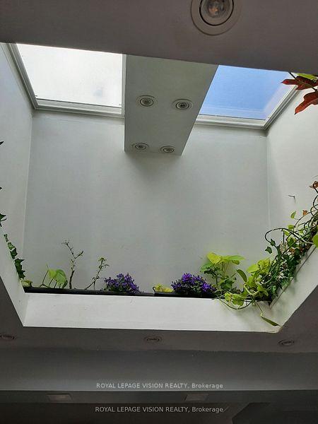 Photo 11 of 52 Ellendale Drive, Scarborough, Dorset Park — HOMEH