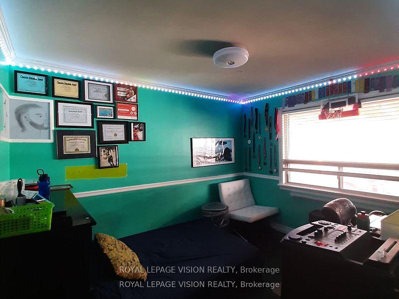 Photo 17 of 52 Ellendale Drive, Scarborough, Dorset Park — HOMEH