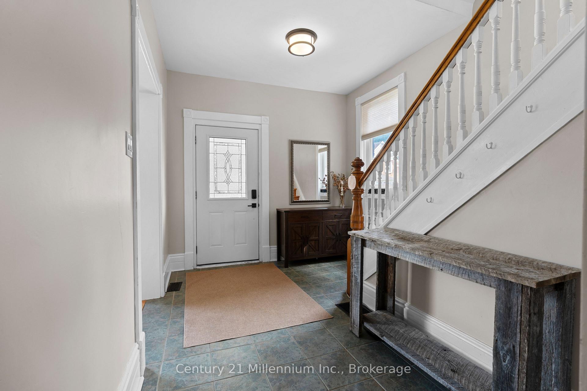 Photo 12 of 329 7th Street E, Owen Sound — HOMEH