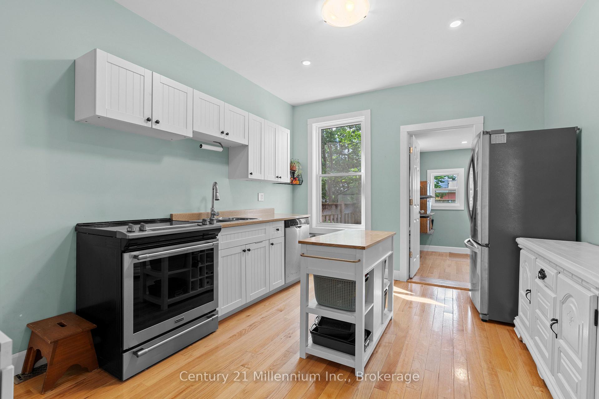 Photo 14 of 329 7th Street E, Owen Sound — HOMEH