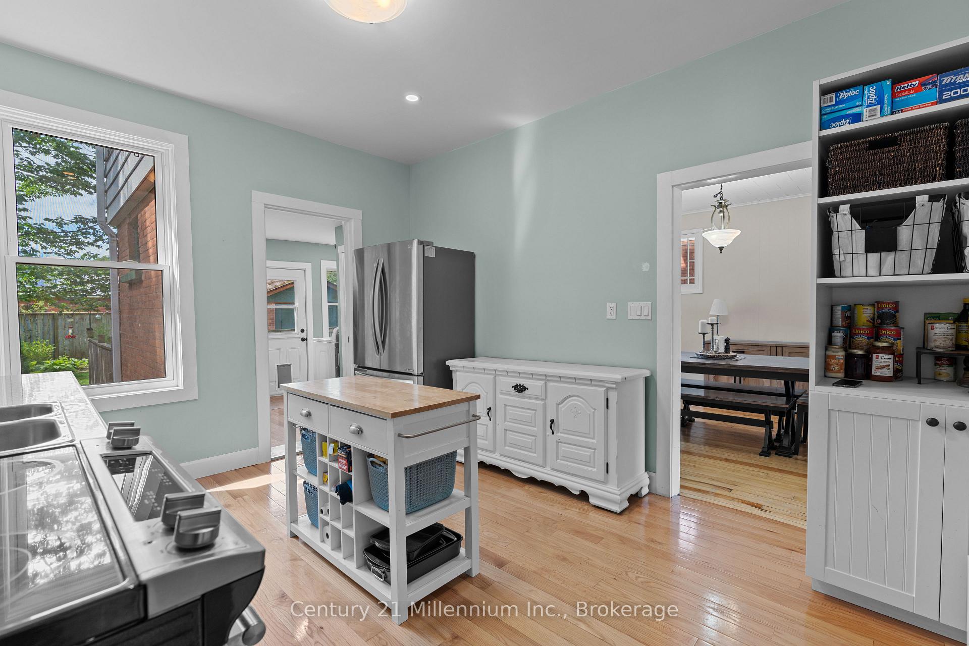 Photo 15 of 329 7th Street E, Owen Sound — HOMEH