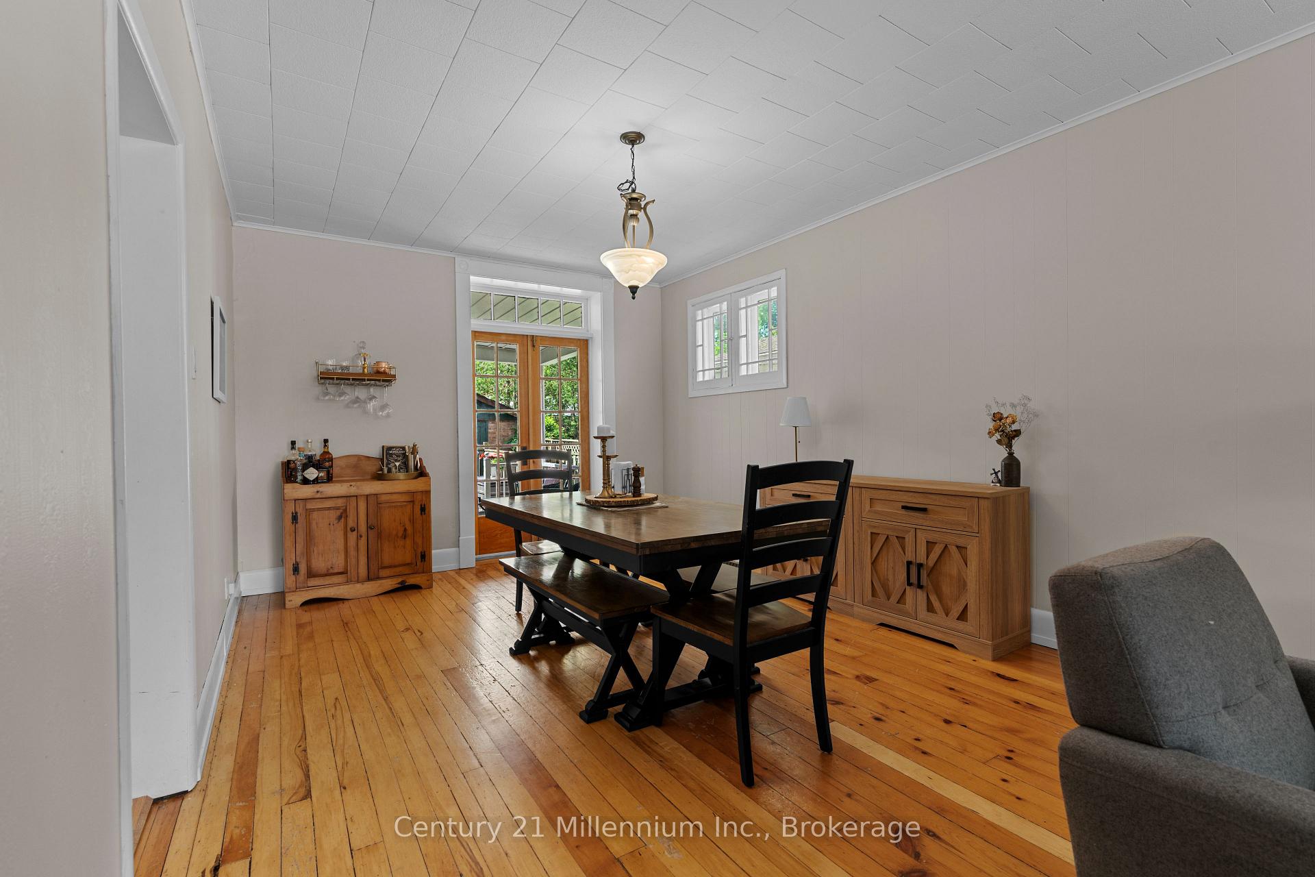 Photo 17 of 329 7th Street E, Owen Sound — HOMEH