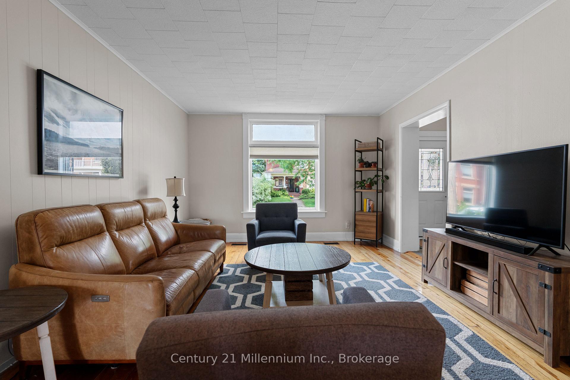 Photo 21 of 329 7th Street E, Owen Sound — HOMEH