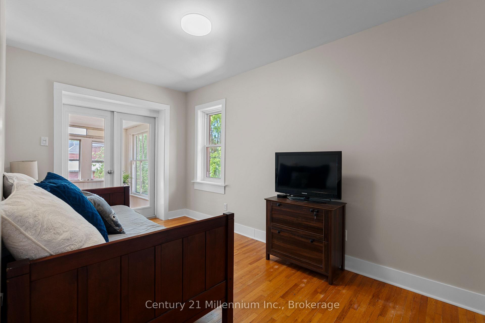 Photo 29 of 329 7th Street E, Owen Sound — HOMEH