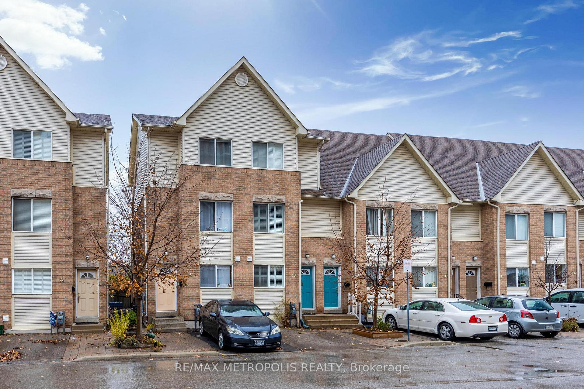 Photo 1 of Unit 40, 21 Replin Road, Toronto, Englemount-Lawrence — HOMEH