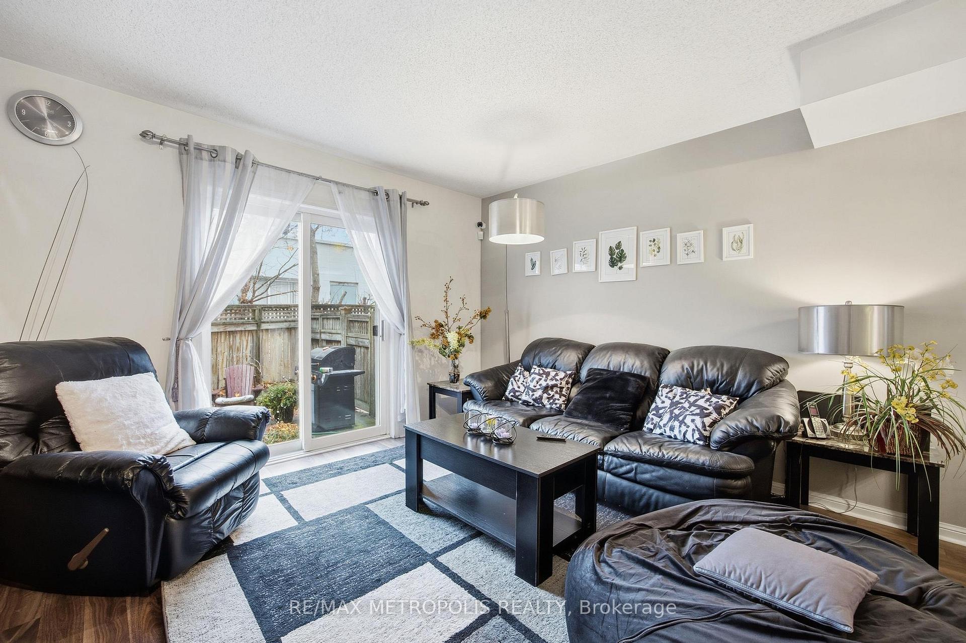Photo 7 of Unit 40, 21 Replin Road, Toronto, Englemount-Lawrence — HOMEH