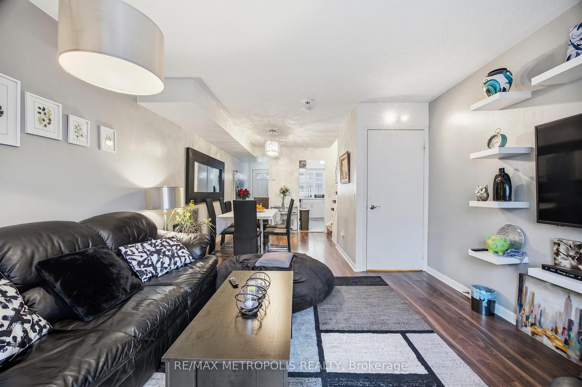 Photo 9 of Unit 40, 21 Replin Road, Toronto, Englemount-Lawrence — HOMEH