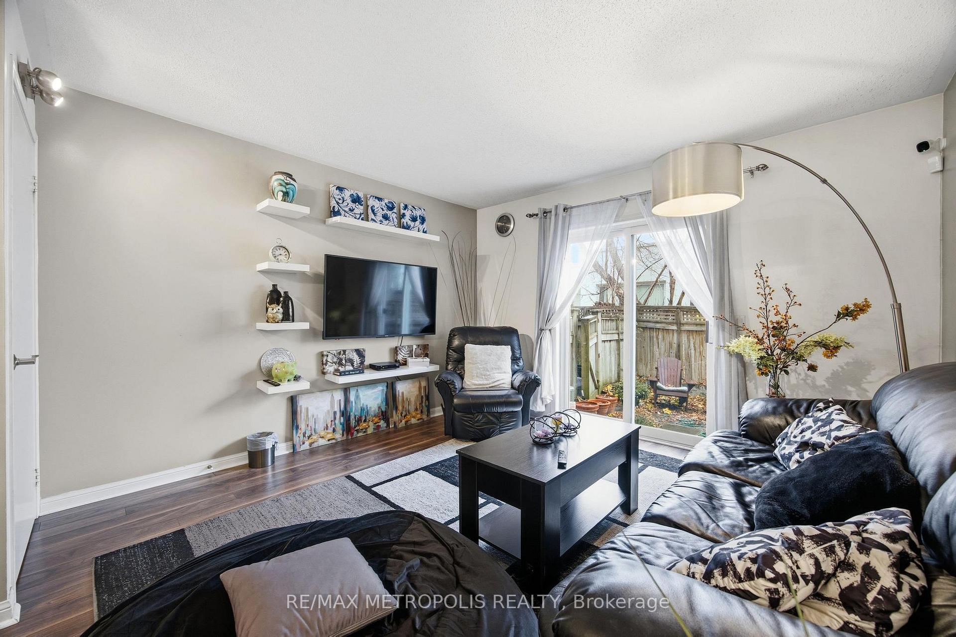 Photo 10 of Unit 40, 21 Replin Road, Toronto, Englemount-Lawrence — HOMEH
