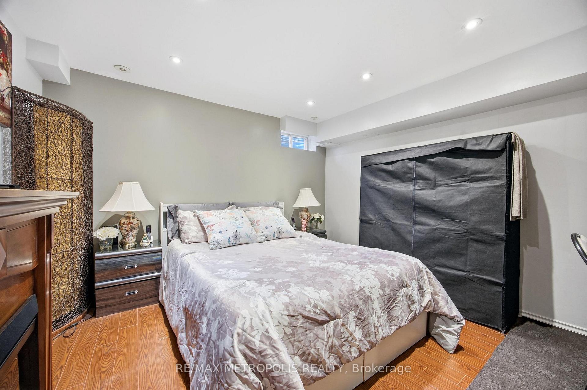 Photo 12 of Unit 40, 21 Replin Road, Toronto, Englemount-Lawrence — HOMEH