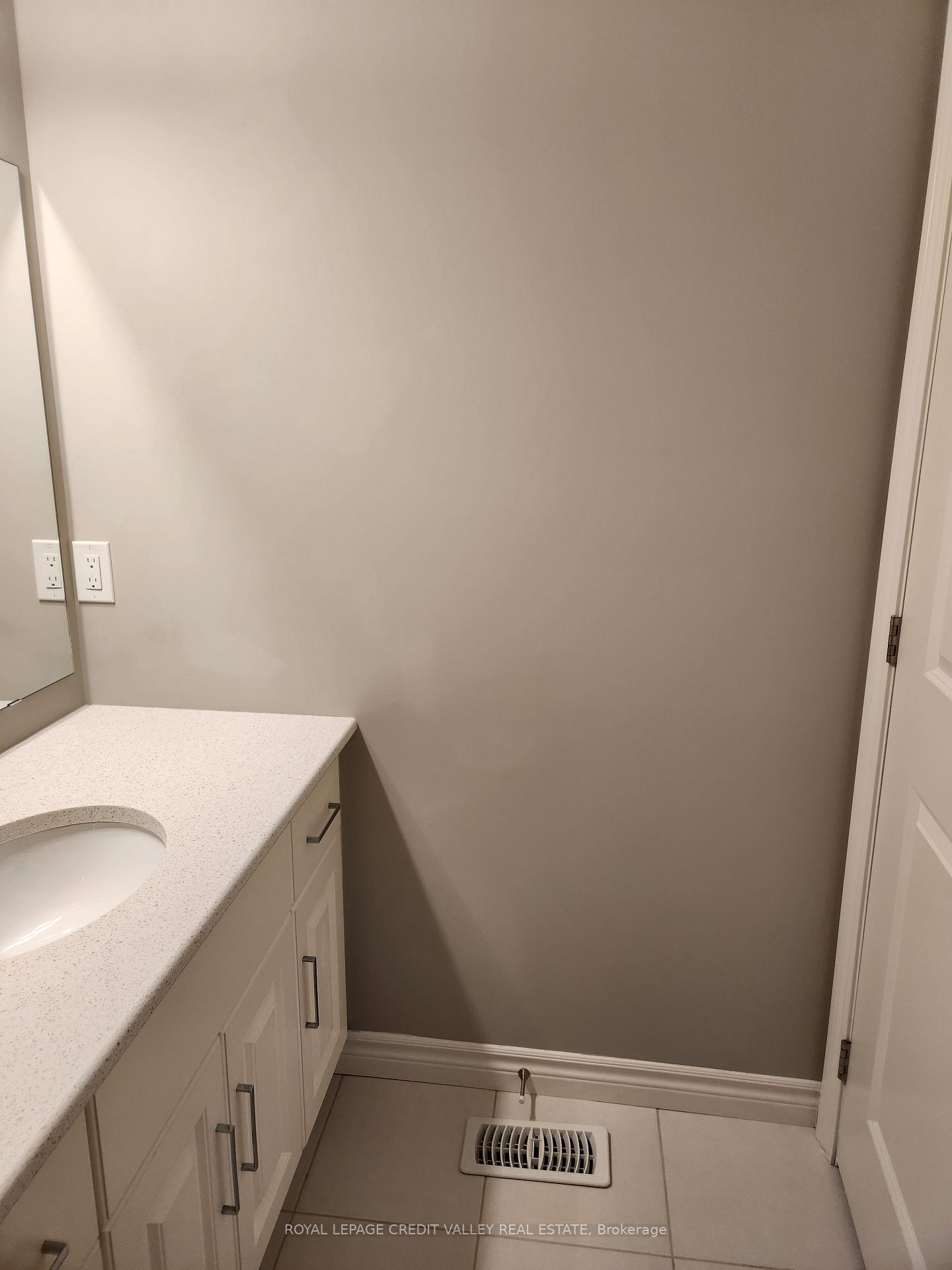 Photo 21 of 1022 Wright Drive, Midland — HOMEH