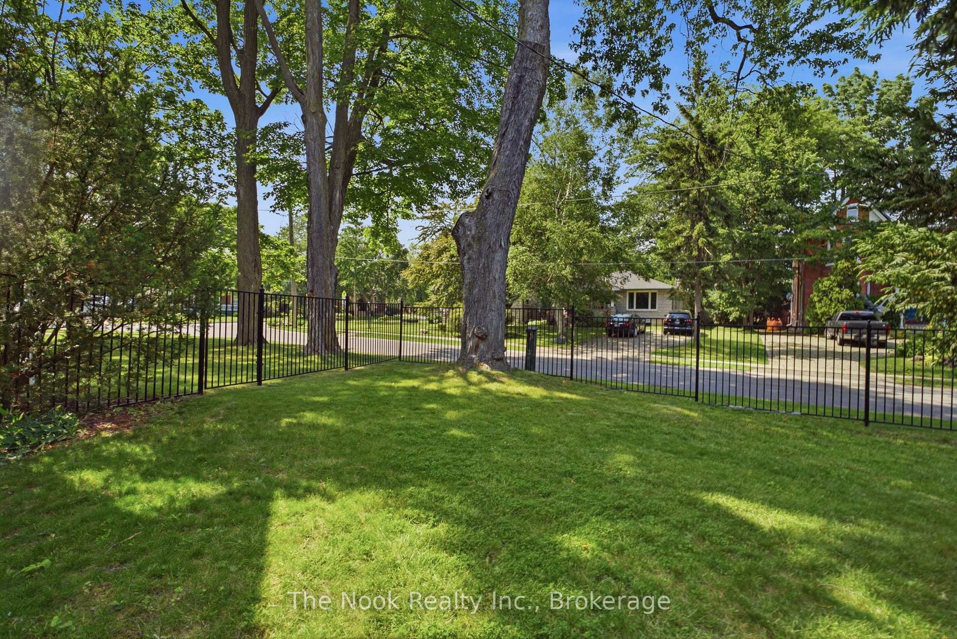 Photo 4 of 73 Temperance Street, Clarington, Bowmanville — HOMEH