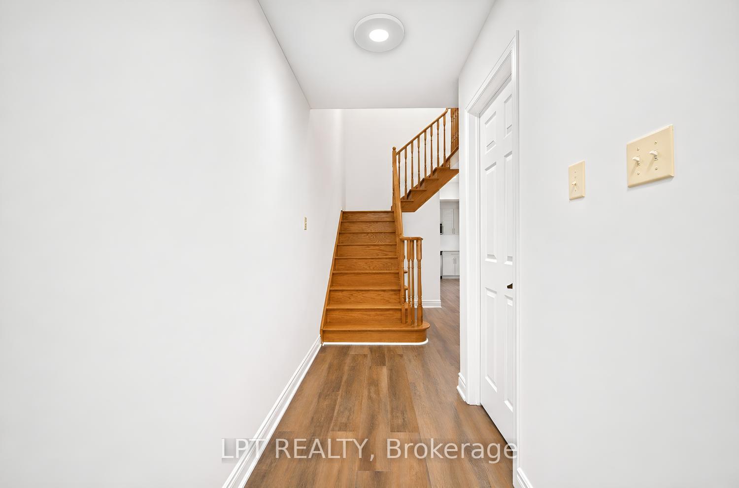 Photo 7 of 82 Michigan Avenue, Brampton, Fletcher's Creek South — HOMEH